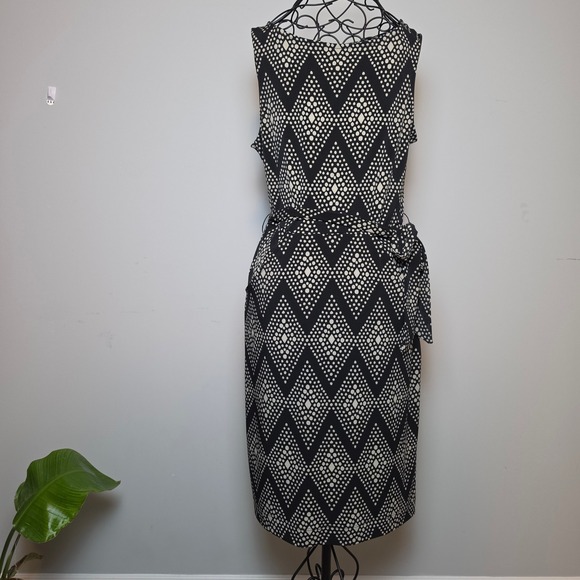 Ann Taylor Dresses & Skirts - Ann Taylor Geometric Diamond Dot Print Sleeveless Belted Sheath Dress Size 10